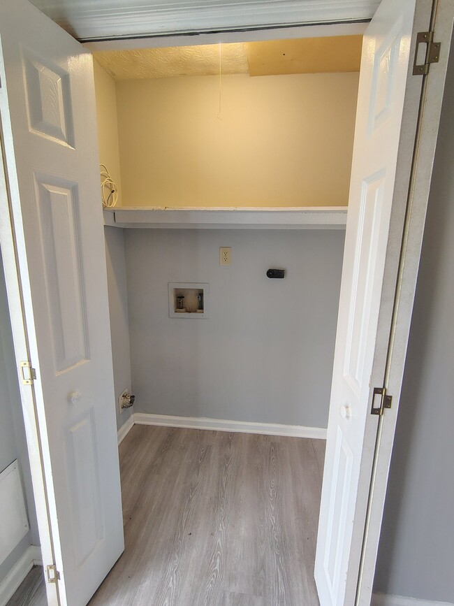 Building Photo - 61 Ferguson Dr