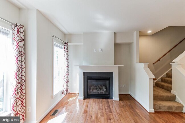 Building Photo - 12167 Waveland St