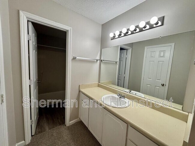 Building Photo - 308 Commons Dr