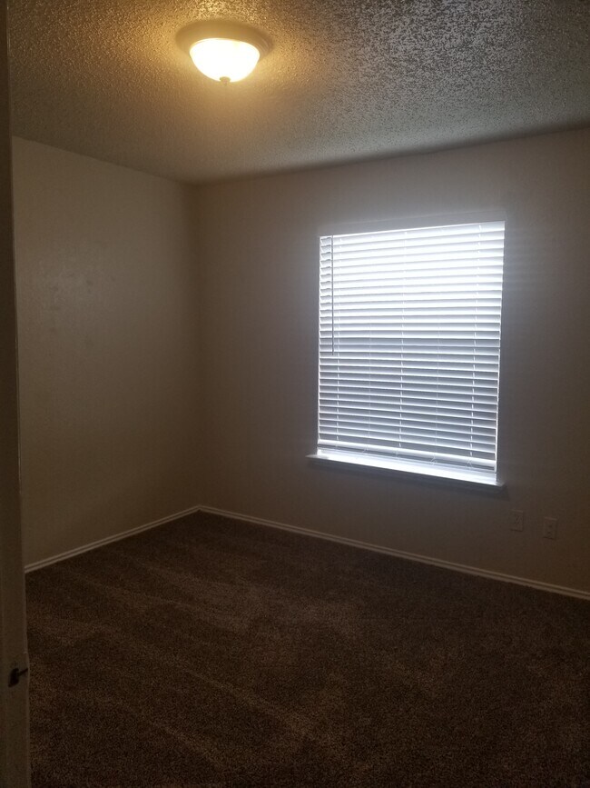 Building Photo - 1431 Windmill Ln