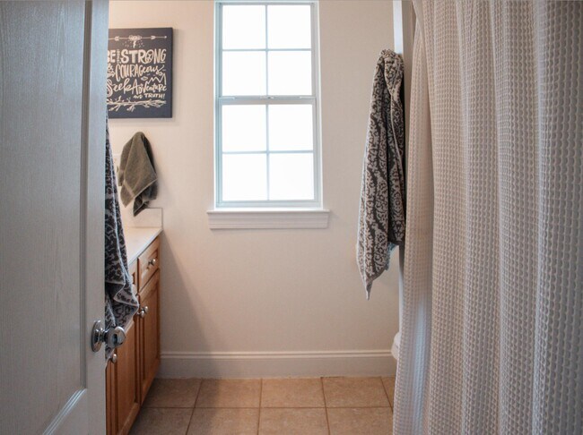 Building Photo - 807 Coldwater Creek Cir