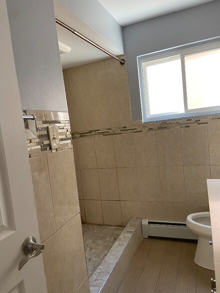 Building Photo - 3520 W 59th St