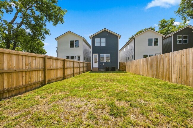 Building Photo - 5618B Obrien Ave