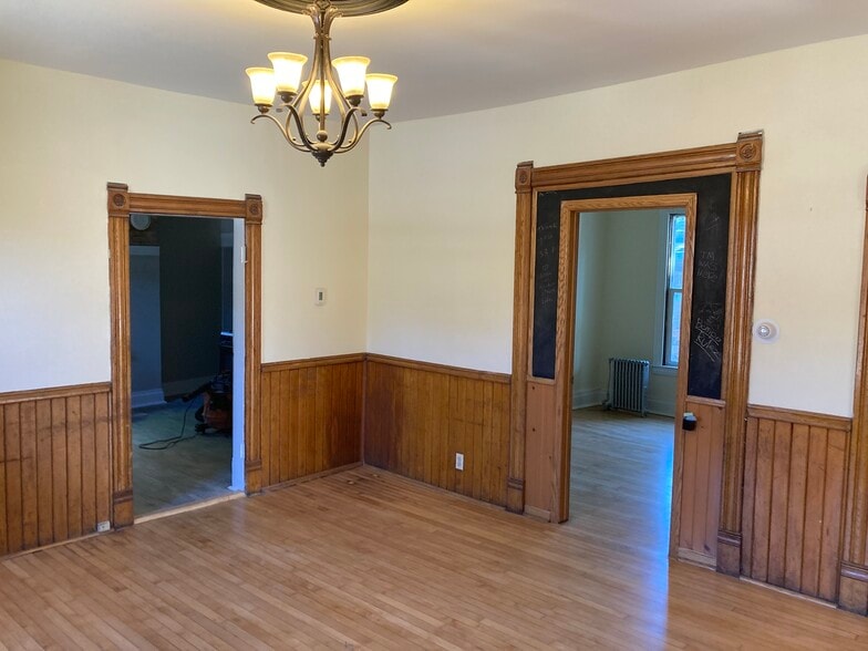 Living Room - 331 14th Ave NE