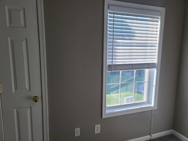 Building Photo - 3 Bedroom Townhouse for Rent in Waynesboro!