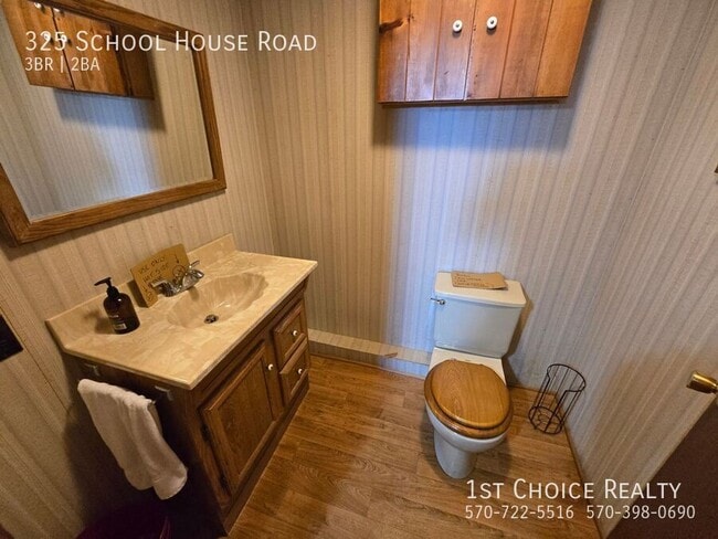 Building Photo - 325 Schoolhouse Rd