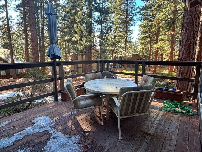 Building Photo - 2 Bedroom in a beautiful woodsy location!