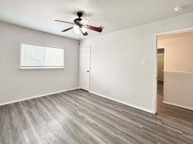 Building Photo - 13030 Peregrine-