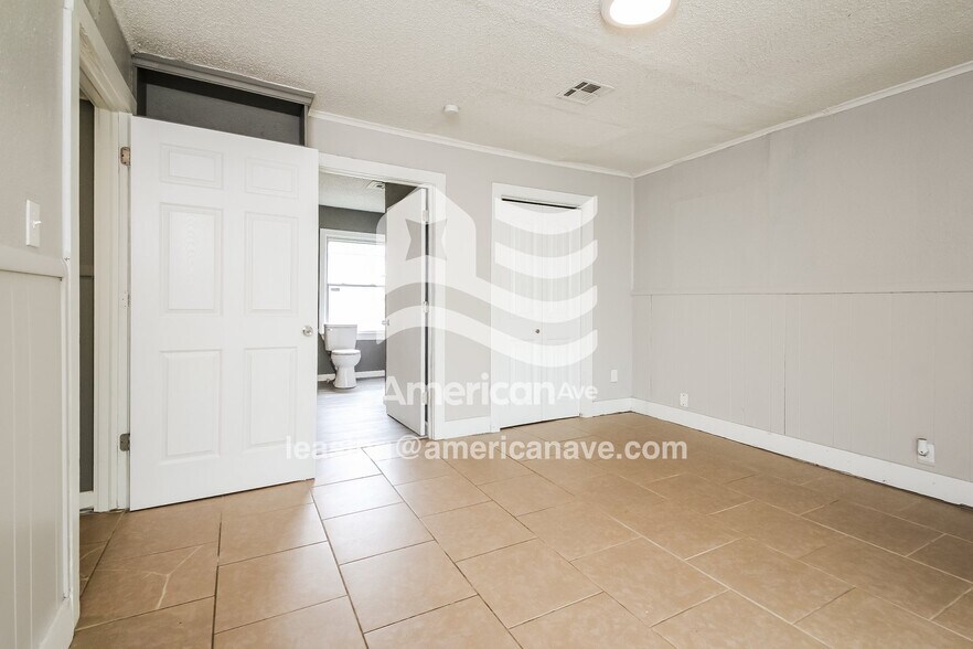 Building Photo - 1416 N Joplin Ave