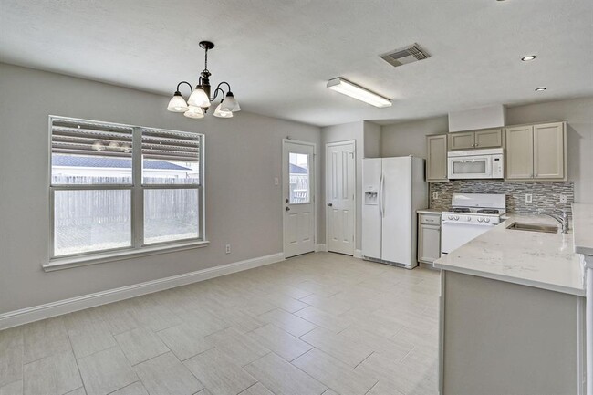 Building Photo - 8127 Nagy Hill St