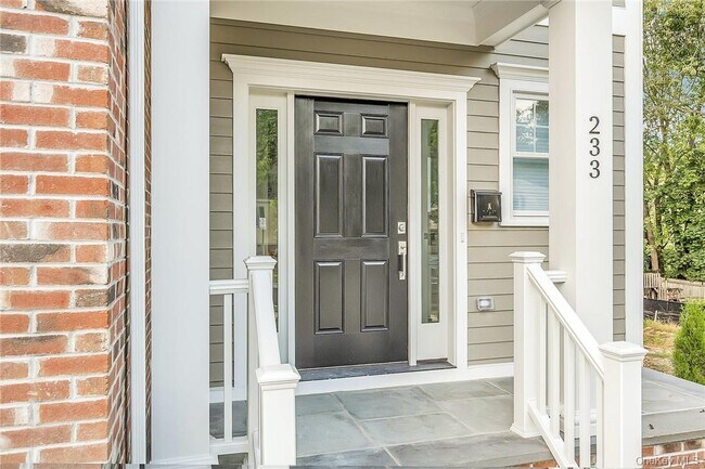 Building Photo - 233 Lincoln Ave