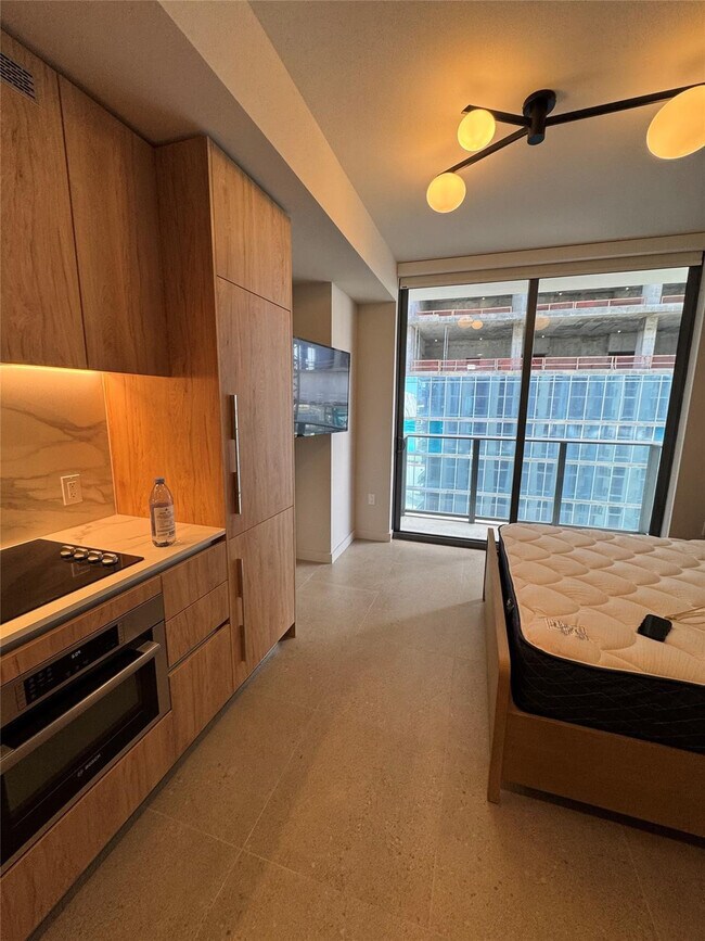 Building Photo - 11 NE 6th St