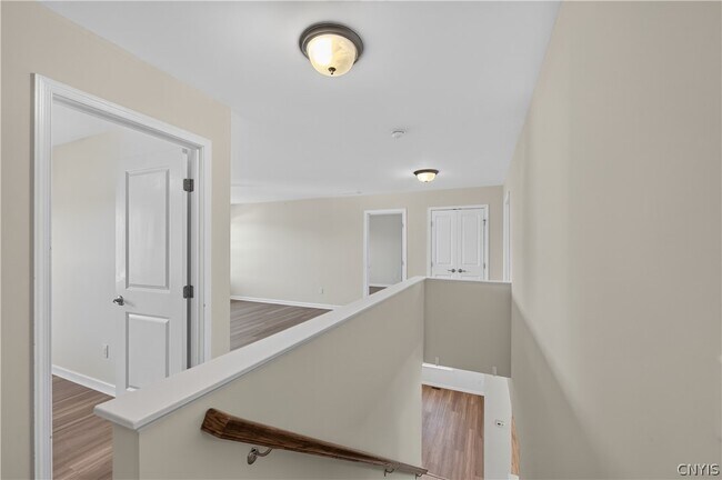 Building Photo - 101 Rising Crest Cir