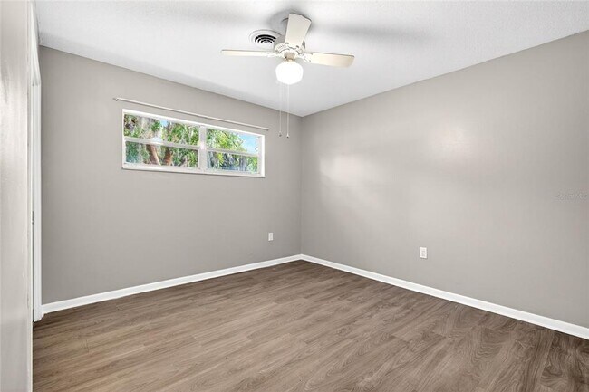 Building Photo - 3423 SW 27th St