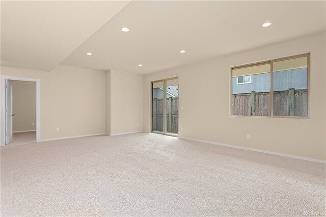 Building Photo - Gorgeous Executive Home, Available Now