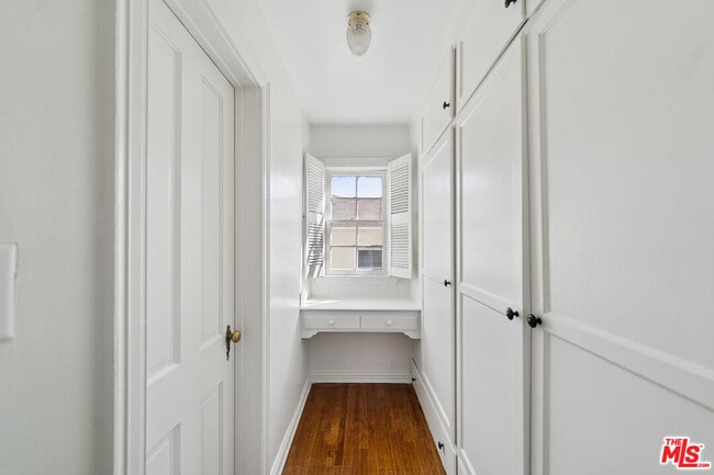 Building Photo - 1284 S Beverly Glen Blvd