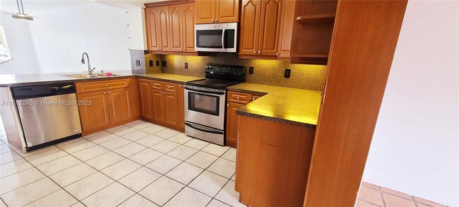 Building Photo - 15436 SW 112th Pl