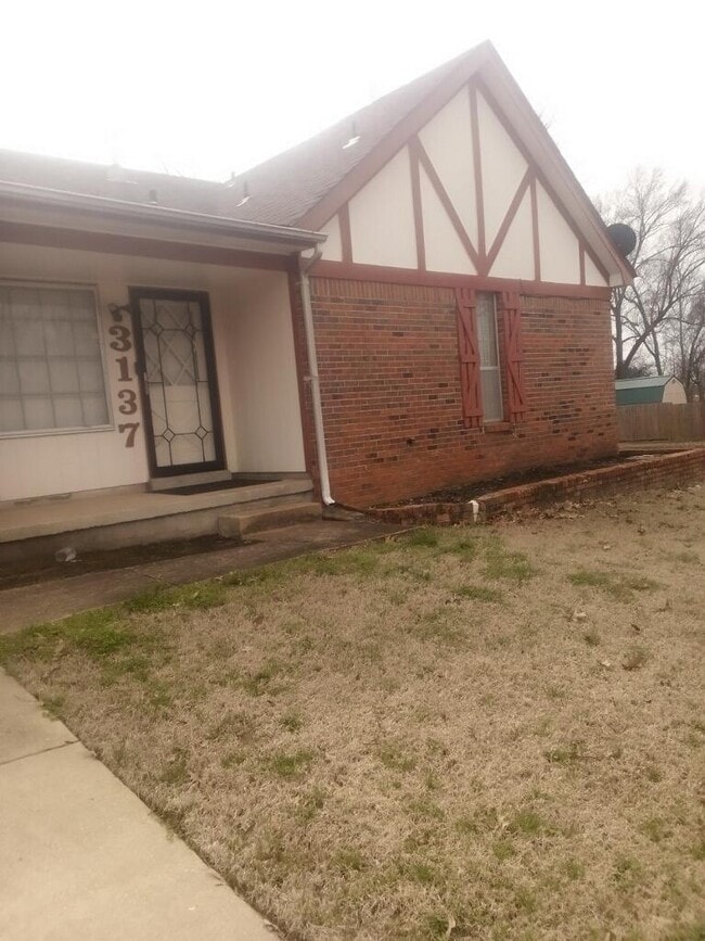 Building Photo - 3137 Mackham Ave