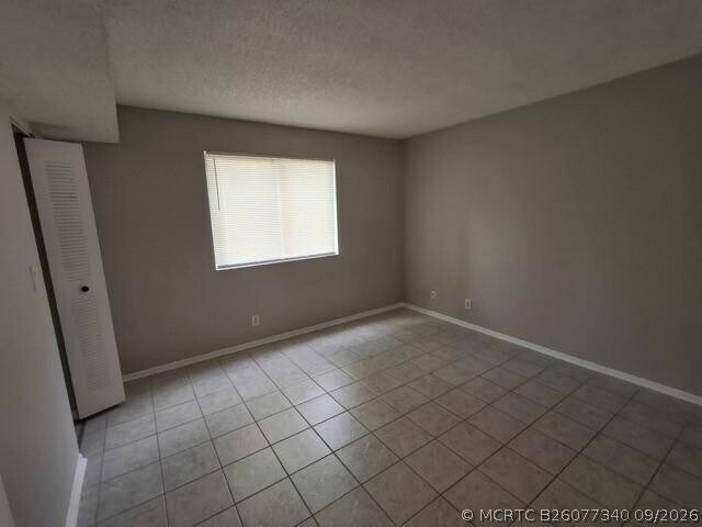Building Photo - 701 Gardens Dr