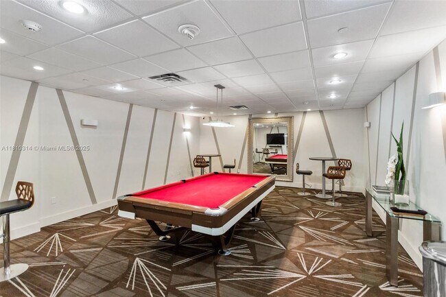 Building Photo - 5701 Collins Ave