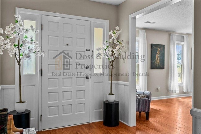 Building Photo - 1480 Spring Hill Cir