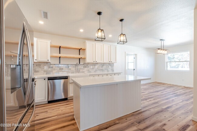 Building Photo - 4840 N Agua Fria Dr