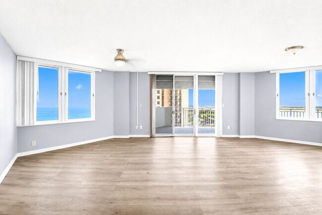 Building Photo - 3047 S Atlantic Ave