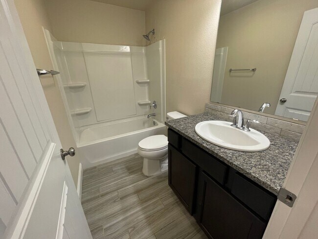 Building Photo - Cozy Home in Frenship ISD!