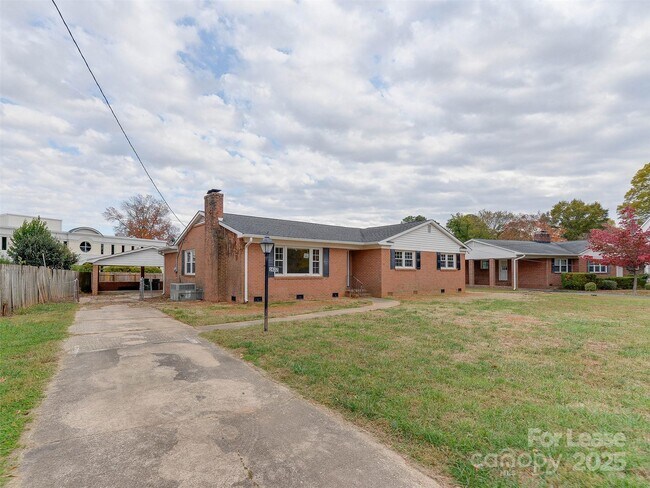 Building Photo - 1432 Bevis Dr