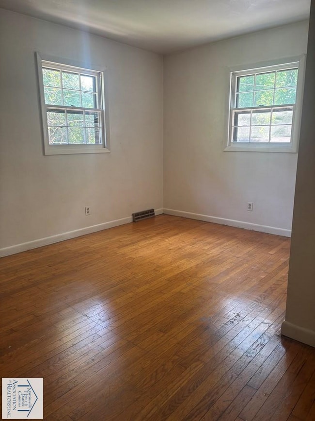 Building Photo - 840 Bassett Heights Rd