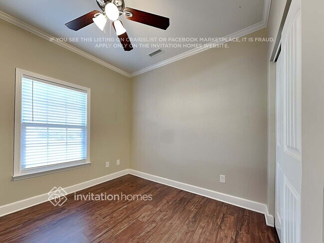 Building Photo - 1019 Sweet Gale Dr