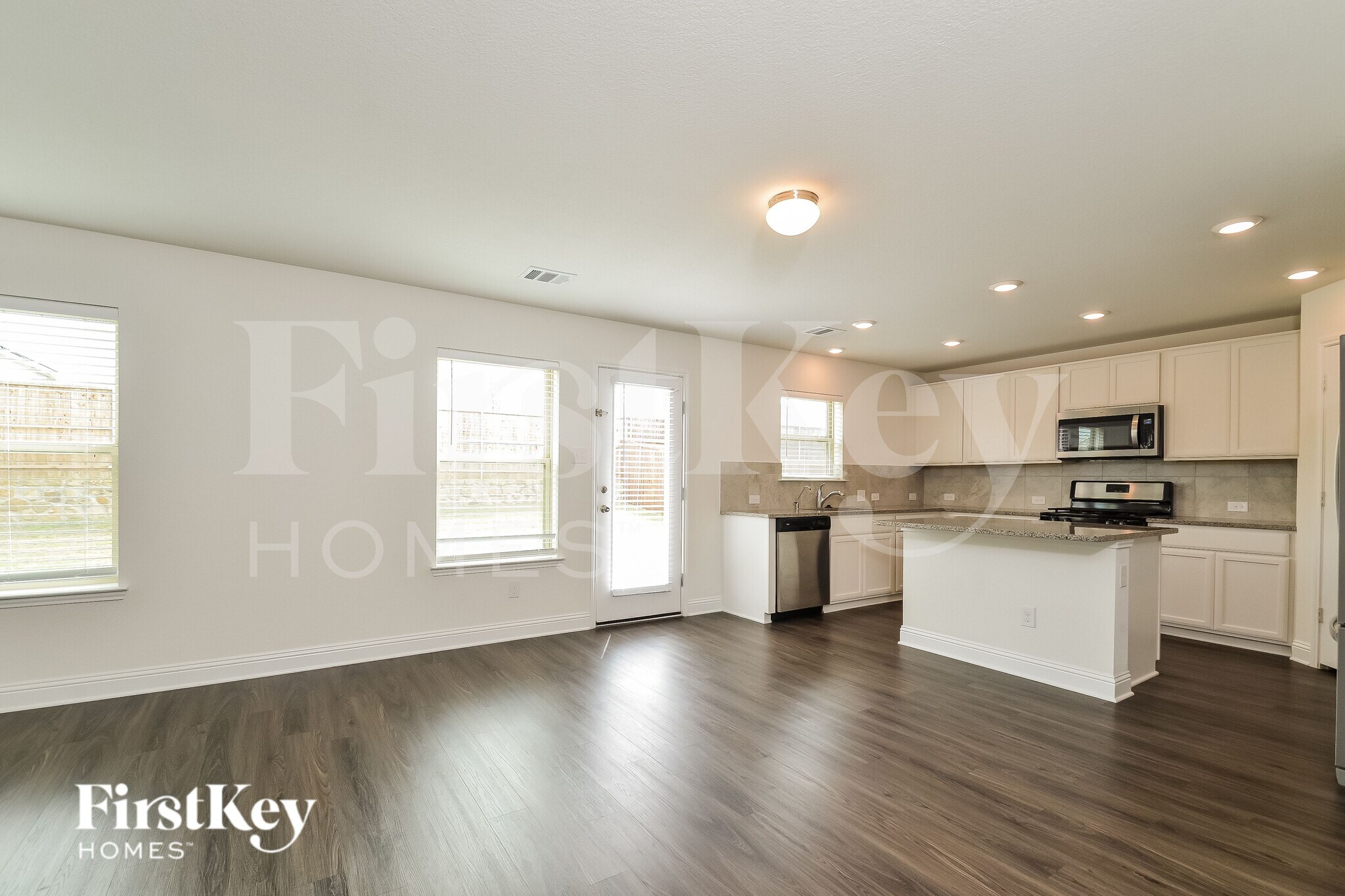 Building Photo - 2628 Warren Ln