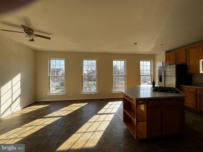 Building Photo - 43776 Smith Ferry Square