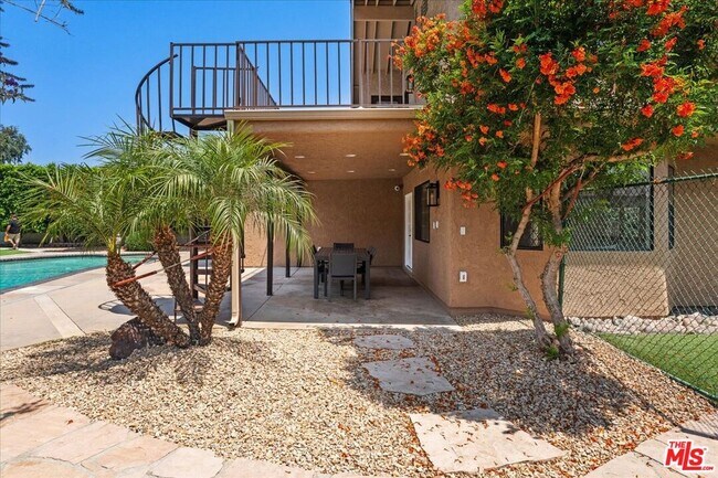Building Photo - 6443 Matilija Ave