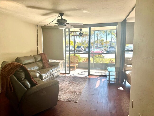 Building Photo - 618 Bird Bay Dr S