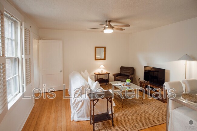 Building Photo - 117 Church St