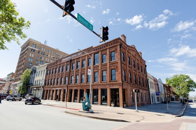 Building Photo - 576 Mulberry St