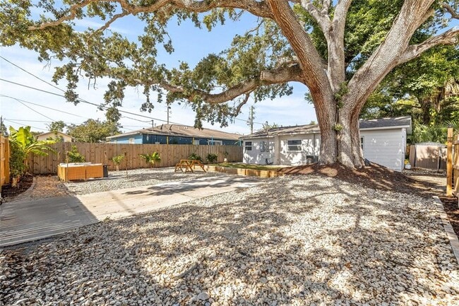 Building Photo - 4350 1st Ave S