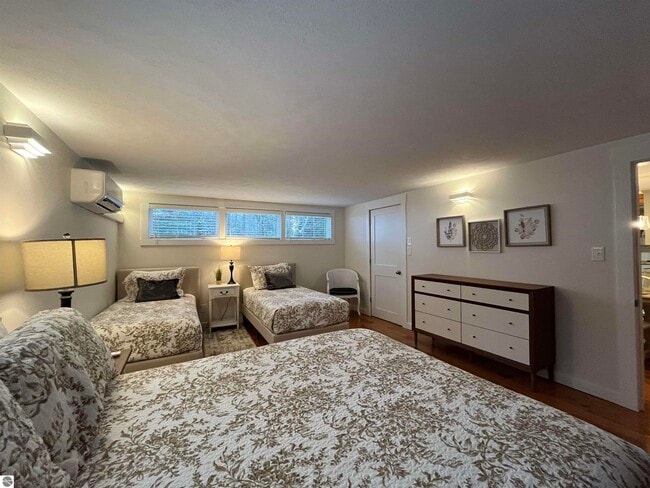 Building Photo - 3846 N Four Mile Rd