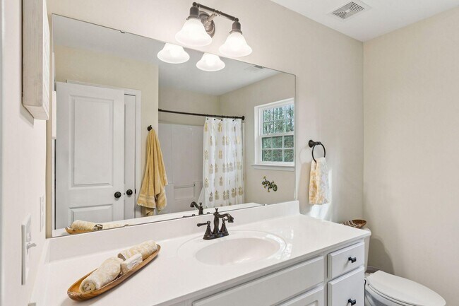 Building Photo - 4 Bedroom, 2.5 Bathroom Home in The Refuge at Ravenel - Ravenel