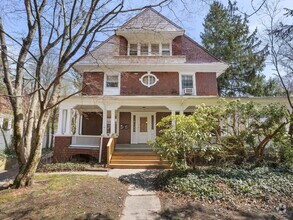 Building Photo - 287 Fisher Ave