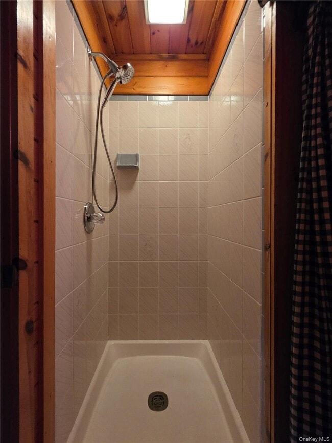 Building Photo - 618 Clapp Hill Rd