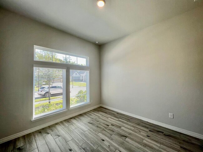 Building Photo - 1815 Waters Branch Dr