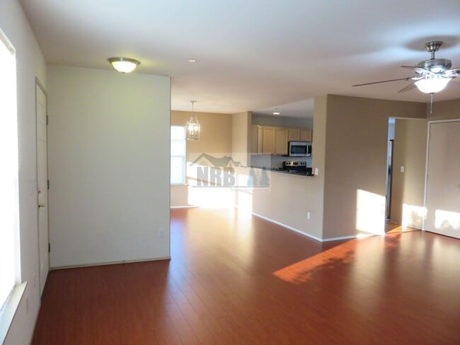 Building Photo - Stunning House in Dupont!