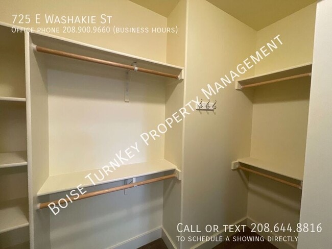 Building Photo - 725 Washakie St E