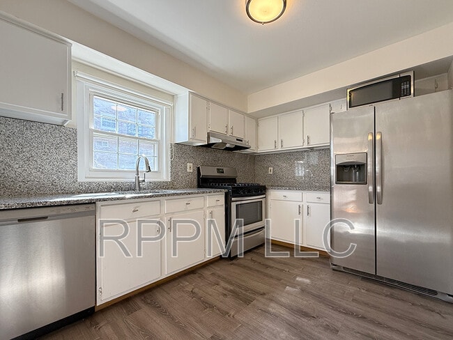 Building Photo - 45 Wedgewood Dr