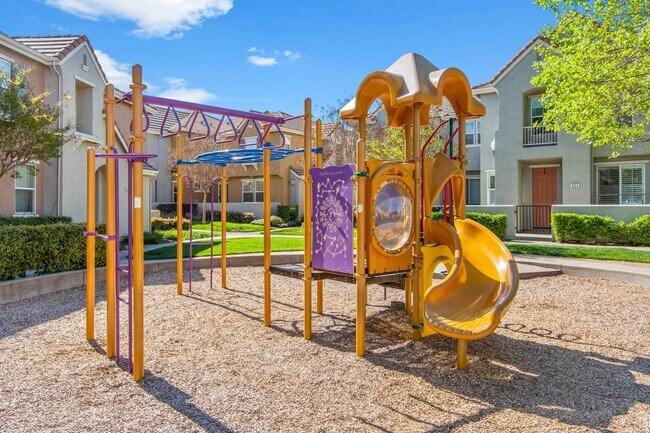 Building Photo - 507 Dante Cir