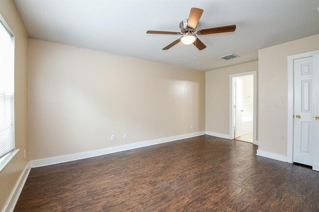 Building Photo - 5830 Silver Oak
