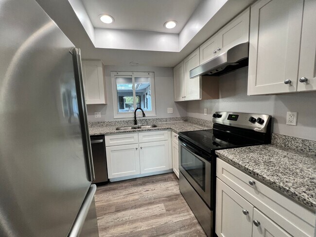 Building Photo - 4042 Audubon Dr