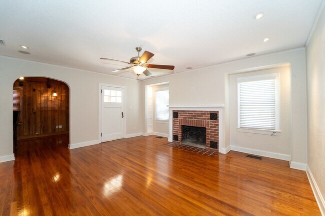 Building Photo - Davis Shores 3/2 Single Family Home